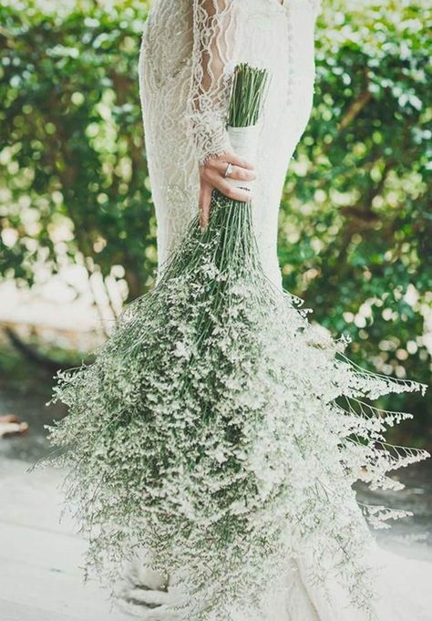 Forget traditional roses, if you're looking for inspiration for your wedding day bouquet, we've compiled a list of the most romantic trends right now. Long Stem Bouquet, Unique Bridal Bouquets, Unique Wedding Bouquet, Modern Bouquet, Unique Bouquet, Sydney Wedding, Rose Pastel, Bride Bouquets, Bridal Flowers