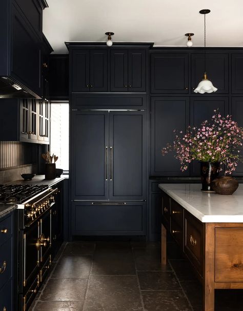 Cow Hollow by Heidi Caillier Design | 1stDibs Dark Kitchen Ideas, Heidi Caillier, All Black Kitchen, Kitchen Unit Designs, Dark Brown Walls, Best Flooring For Kitchen, Moody Kitchen, Navy Kitchen, Colonial Kitchen