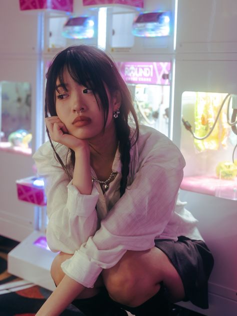 Anime Photoshoot Inspiration, Japanese Photoshoot Model, 80s Arcade Photoshoot, Japanese Aesthetic Photoshoot, Anime Inspired Photoshoot, Arcade Photoshoot Aesthetic, Late Night Vibes Aesthetic, Anime Photoshoot, Spiritual Photoshoot