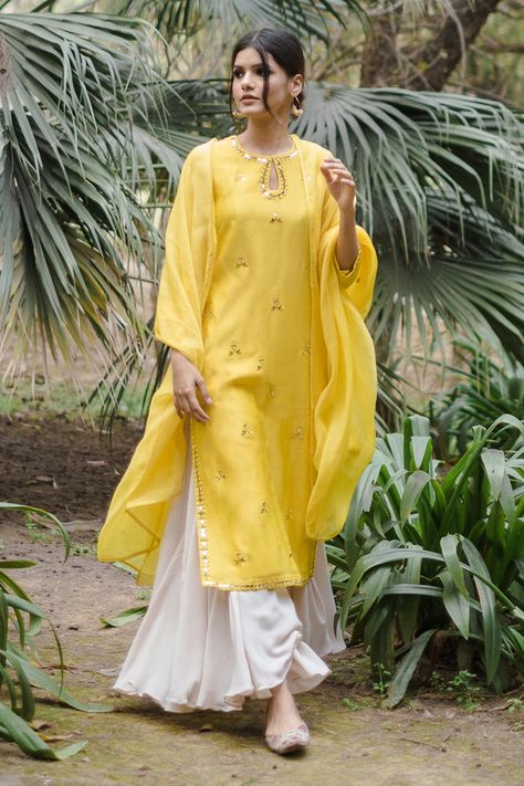 Shop for House of Pink Yellow Chanderi Kurta Set for Women Online at Aza Fashions Mirror Work Embroidery, Yellow Kurti, Chanderi Dupatta, Yellow Suit, Kurta Set For Women, Suit Designs, Indian Designer, Kurta Designs, Mirror Work