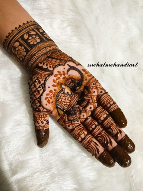 Designer Mehendi, Palm Henna Designs, Normal Design, Palm Henna, Rajasthani Mehndi Designs, Mehndi Designs 2018, Henna Ideas, Mangalsutra Design, Legs Mehndi Design