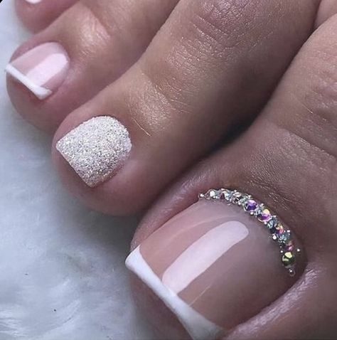 Wedding Nails Feet For Bride, Wedding Nails And Toes For Bride, Bride Pedicure, Wedding Toe Nails For Bride, Western Style Wedding Dress, Wedding Toe Nails, Wedding Toes, Western Style Wedding, Wedding Dress Photography