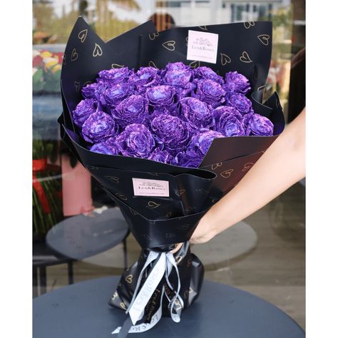 Violet Roses Bouquet, Girly Tingz, Long Stem Roses, Birthday Roses, Purple Birthday, Roses Bouquet, Glitter Roses, Delicious Chocolate, Purple Roses