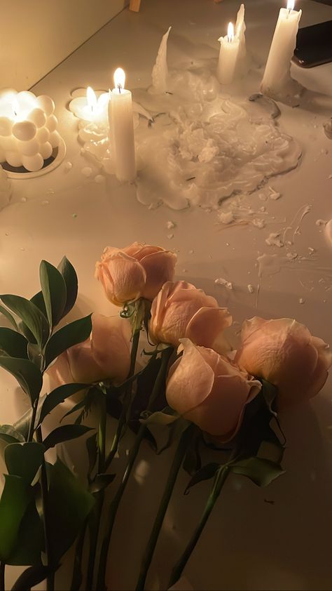 Cecilia Core, Alyssa Core, Candles Flowers, Vintage Flowers Wallpaper, Rose Flower Wallpaper, Red Rose Bouquet, Dream Aesthetic, Candle Aesthetic, Nothing But Flowers