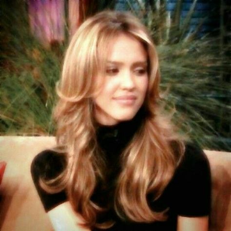 Jessica Alba Icons, Jessica Alba Icon, Jessica Alba Blonde Hair, Jessica Alba 2000s, 2000s Icons, Brown Hair Looks, 2000s Aesthetic, Tom Kaulitz, Jessica Alba