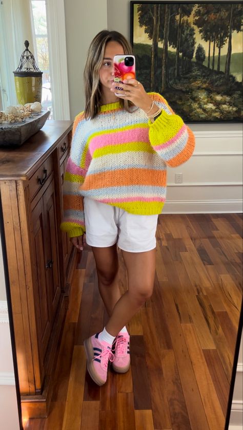 Pink Addidas Shoes Outfit Ideas, Orange Adidas Gazelle Outfit, Pink Gazelle Bold Outfit, Pink Gazelles Outfit, Styling Gazelles, Adidas Gazelle Bold Pink Outfit, Gazelle Bold Shoes Outfit, Adidas Bold Outfit, Adidas Gazelle Outfits