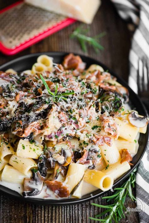 Creamy Rigatoni, Prosciutto Pasta, Prosciutto Recipes, Creamy Pasta Recipes, Vegetarian Pasta Recipes, Italian Pasta Recipes, Italian Recipes Traditional, Pasta Food, Dinner Night