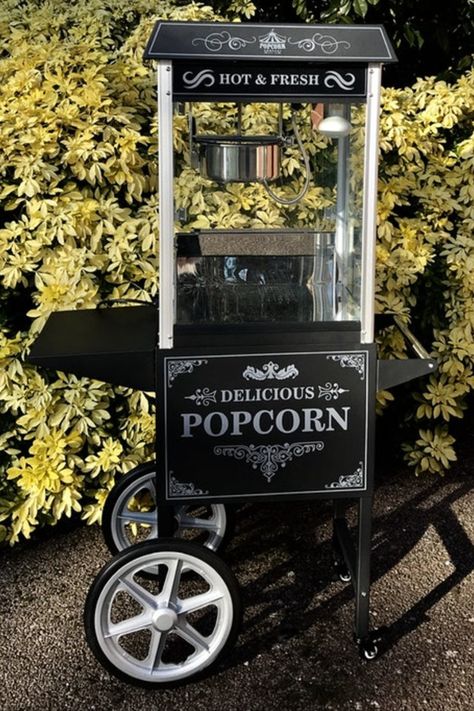 Popcorn Machine At Wedding, Popcorn Station, Donut Walls, Cocktail Hour Food, Popcorn Stand, Vintage Popcorn, Popcorn Cart, Popcorn Wedding, Popcorn Shop