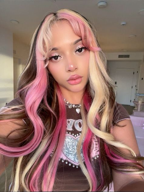 Neopolitan Hair Dye, Blonde And Color Hair Ideas, Nepolation Hair, Pink Blonde Black Hair, Cool Hair Color Combos, Blonde Pink And Brown Hair, Neopolitan Hair Curly, Brown And Blonde Color Block, Neapolitan Ice Cream Hair