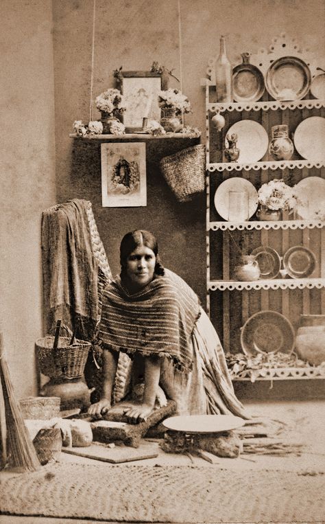 " Mujer moliendo nixtamal" soman grinding corn. (Molendera) From a scarce CDV album of mexican occupationals made by the studio "Cruces y Campa" in the 1860s.  The album contains 40 views of occupations, vendors and marketeers, a portrait of a Mexican singer. Mexican Revolution, Mexico History, Mexican Heritage, Mexico Culture, Mexican Women, Mexican Decor, We Are The World, Foto Vintage, Foto Art