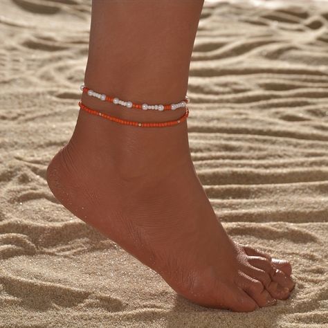 Handmade Anklets Beads, Anklet Beads Aesthetic, Cute Beaded Anklet Ideas, Summer Beaded Anklets, Beaded Jewelry With Charms, Cute Beaded Anklets, Bead Anklets Diy, Cute Anklets Diy, Cute Anklets Beaded