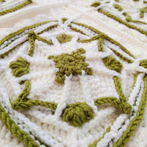 Emerald Cube Granny Square Granny Square Pattern Crochet, Motifs Afghans, Crochet Square Pattern, Granny Square Pattern Free, Block Crochet, Motifs Granny Square, Granny Square Pattern, Winter Schnee, All Free Crochet