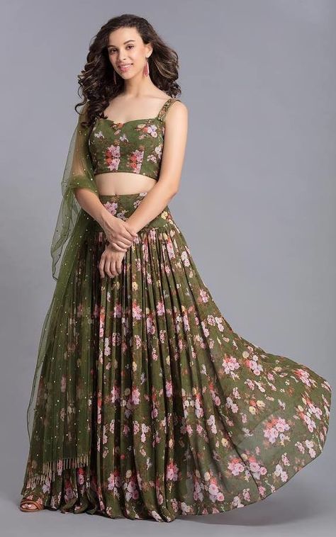 Fancy Gown, Printed Lehenga, Mehendi Outfits, Maxi Design, Indian Outfits Lehenga, Gown Blue, Wedding Lehenga Designs, Lehnga Dress, Fancy Frocks