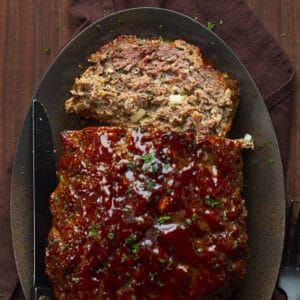 Honey BBQ Meatloaf - I Am Homesteader Homemade Honey Bbq Sauce, Barbecue Meatloaf, Bbq Meatball Recipe, Cracker Barrel Meatloaf, Bbq Meatloaf, Meatloaf Dinner, How To Cook Meatloaf, Meatloaf Ingredients, Beef Dinners