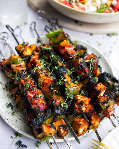 Summer Vegan BBQ - Plantifully Based Vegan Barbeque Recipes, Pineapple Tofu, Vegan Barbeque, Bbq Dinner Recipes, Tofu Skewers, Vegan Barbecue, Barbeque Recipes, Veggie Skewers, Bbq Dinner