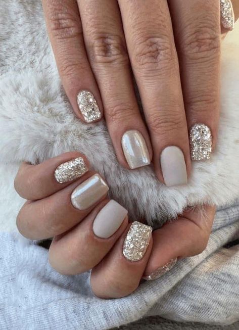 Grey Christmas Nails, Milky Nails, Christmas Gel Nails, Smink Inspiration, Christmas Nails Acrylic, Festival Nails, New Year's Nails, Silver Nails, Dipped Nails