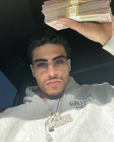 Cartier Glasses Men, Jay Critch, Light Skin Men, Wealthy Lifestyle, Black Men Haircuts, Birthday Fits, Haircuts For Wavy Hair, Hate Men, Stylish Mens Outfits