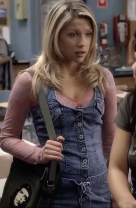 Emma Nelson Degrassi, Degrassi Characters, Miriam Mcdonald, Emma Nelson, Degrassi The Next Generation, Sweet Child O' Mine, Style Bundle, Tv Show Outfits, Tv Characters