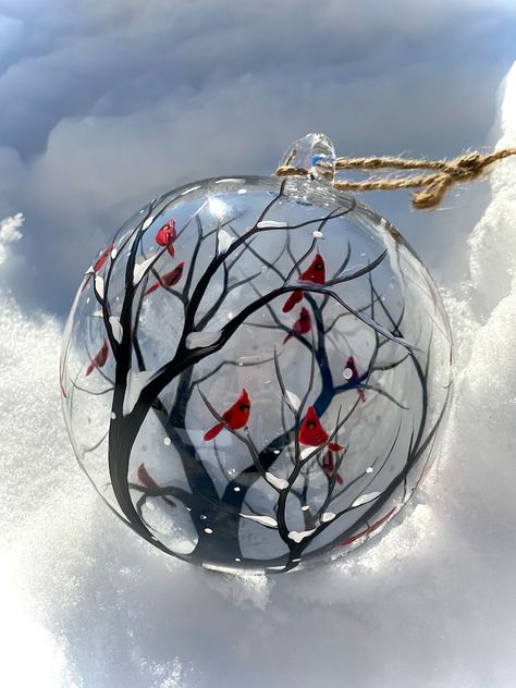 Hand Painted Christmas Ornaments Diy, How To Paint Christmas Ornaments, Hand Painted Ornaments Glass Ball, Painting Glass Ornaments, Christmas Bird Ornaments, Hand Painted Christmas Balls, Painting Christmas Ornaments, Hand Painted Glass Ornaments, Painted Glass Ornaments