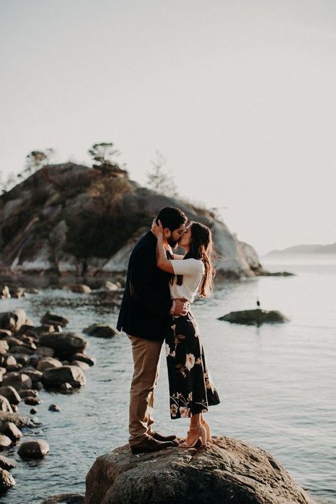 Whytecliff Park, Lions Gate Bridge, Vancouver Photos, Engagement Photo Outfit, Fall Wedding Photography, Forest Theme Wedding, Candid Engagement Photos, Park Engagement Photos, Lions Gate