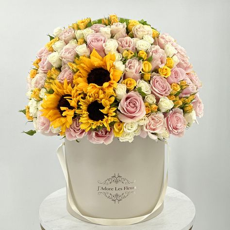 Order online Aurora by JLF Los Angeles Florist! Same Day Flower Delivery, Fresh Cut Flowers, Wedding With Kids, Flowers Online, Phone Card, Custom Greeting Cards, Flower Delivery, Cut Flowers, Fresh Flowers