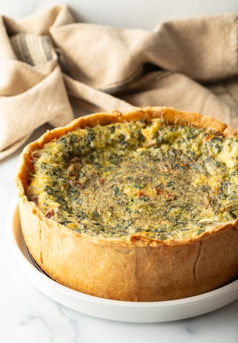 Deep Dish Quiche, Deep Fried Snickers, Vegetarian Quiche Recipes, Lighter Recipes, Thanksgiving Turkey Dinner, Vegetarian Quiche, Veggie Quiche, Bariatric Diet, A Spicy Perspective