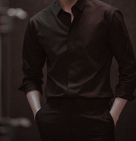 Muka Lelaki, Black Suit Men, Gentleman Aesthetic, Cărți Harry Potter, Fashion Suits For Men, Aesthetic Guys, Black Suits, Character Aesthetic, Shirt And Pants