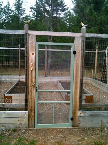 Outdoor Planter Boxes, Deer Fence, Genius Ideas, Garden Wallpaper, Homestead Survival, English Rose, Garden Fencing, Garden Structures, Screen Door