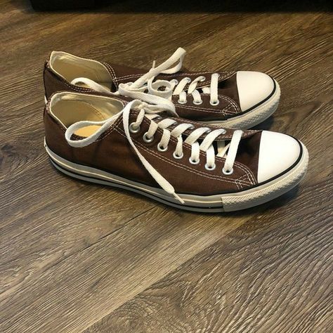 Stars Converse, Brown Converse, All Stars Converse, Converse All Star, Chuck Taylor Sneakers, Aesthetic Fashion, Converse Sneaker, Declutter, Me Too Shoes