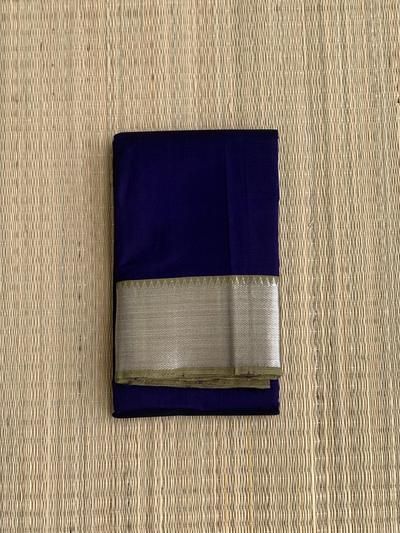 Dark Blue Silk Saree, Official Dresses, Blue Silk Saree, Cotton Sarees Online, Hand Painted Sarees, Indian Silk Sarees, Hand Looms, Beautiful Dress Designs, Saree Models