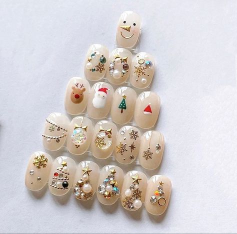 Korean Xmas Nails, 3d Nail Art Christmas, X Mas Nails Design, Christmas Ornaments Nails, Nail Noel Christmas, Noel Nail, Japanese Christmas Nails, Nail Korean Style Christmas, Christmas Nails Kawaii