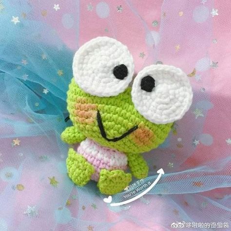 Green Frog Crochet, Frog Crochet Pattern, Chunky Yarn Crochet, Frog Crochet, Bulging Eyes, Hello Kitty Crochet, Crochet Frog, Green Frog, Fun Crochet Projects