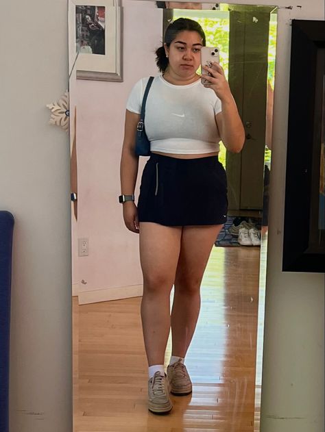 Gym Aesthetic Midsize, Short And Midsize, Mid Size Workout Aesthetic, Gym Fits Midsize, Gym Outfits For Women Midsize, Mid Body Type, Mid Size Crop Top Outfit, Mid Size Gym Girl, Gym Outfit Midsize