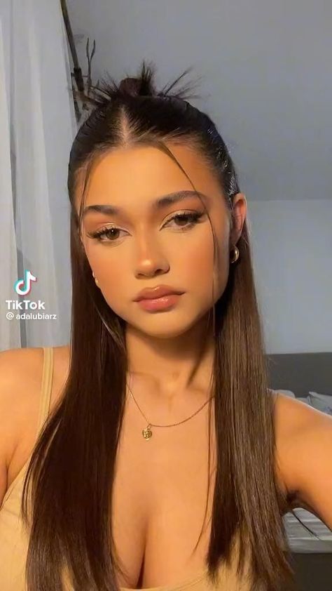 Kadeřnické Trendy, Vlasové Trendy, 사진 촬영 포즈, Hair Tips Video, Slicked Back Hair, Peinados Fáciles Para Cabello Corto, Hair Stylies, Slick Hairstyles, Hair Stylist Life