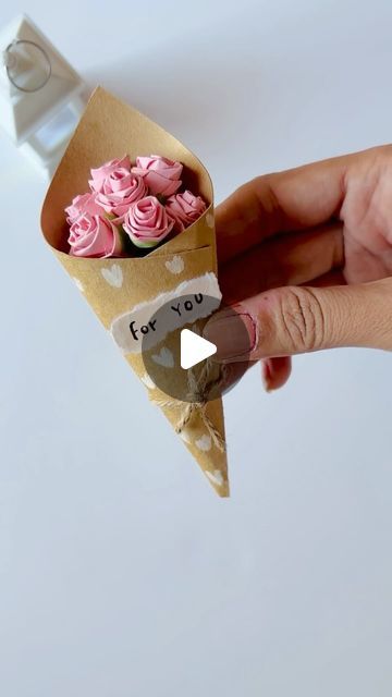 Gayatri chouhan on Instagram: "Diy flower bouquet #crafts #handmade #diy #papercrafting #giftideas #art #papercrafts #gift #giftidea #flowers #flowerbouquet #diybouquet #bouquet" Folding Paper Flowers, Paper Flowers Bouquet, Construction Paper Flowers, Handmade Bouquet, Diy Bouquet Wrap, Folding Paper, Paper Bouquet, Newspaper Crafts, Bouquet Wrap