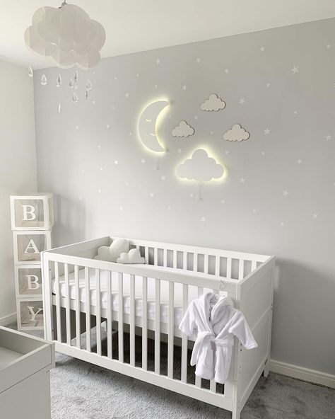 Cloud Nursery Theme, Cozy Baby Room, Ideas Habitaciones, Newborn Room, Marble House, Baby Boy Bedroom, Baby Room Neutral, Baby Room Themes, Baby Boy Room Decor