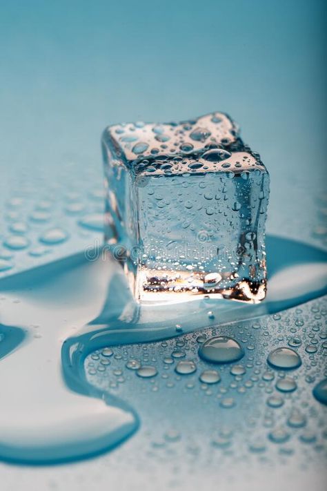 Ice Melting Aesthetic, Ice Photography Cubes, Ice Cube Photography, Ice Cubes Aesthetic, Glass Of Water Photography, Ice In A Cup, Melting Objects, Ice Cube Aesthetic, Glass Of Ice Water