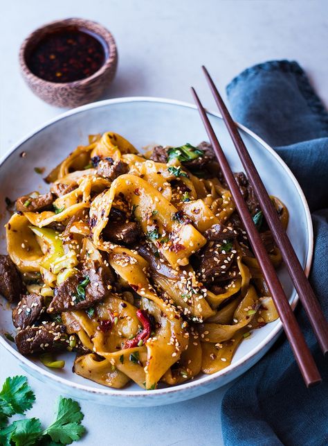 Lamb Noodles, Biang Biang Noodles, Hand Pulled Noodles, Pulled Noodles, Cumin Lamb, Marinated Lamb, Lamb Dishes, Feel Good Food, Lamb Recipes