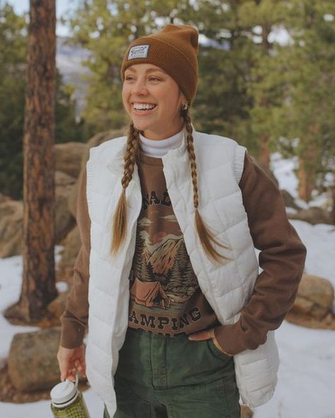 courtney steeves on Instagram: "Outfit 1,2 or 3? 🧡 What I’ve been wearing on the trails lately 🌲🐻👍🏻 @courtsgeneralstore" Granola Girl Aesthetic Winter, Camping Outfits For Women Winter, Cold Weather Camping Outfits, Granola Outfits Winter, Granola Style Outfits, Courtney Steeves, Granola Girl Aesthetic Outfits, Granola Outfits, Granola Style