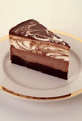 Cheesecake Factory Tuxedo Cheesecake, Chocolate Tuxedo Cheesecake, Tuxedo Cheesecake Recipe, Tuxedo Cheesecake, Chocolate Tuxedo, Decadent Cheesecake, Buckwheat Cake, Cream Cheesecake, Layered Desserts