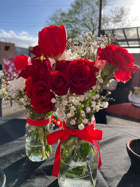 #roses #masonjar Red Roses Centerpieces Grad Party, Red Birthday Centerpieces, Black And Red Graduation Party, Red Rose Themed Birthday Party, Rose Theme Party, Red Grad Party, Red Table Decorations, 60th Birthday Theme, Msw Graduation