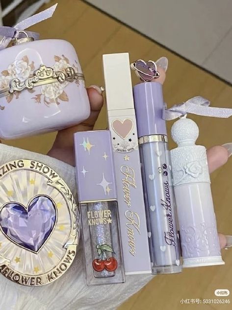 Cute Makeup Aesthetic, Flowerknows Makeup, Flower Knows Makeup, Koleksi Makeup, Alat Makeup, Kawaii Makeup, Makeup Accesories, Makeup Package, Magical Makeup