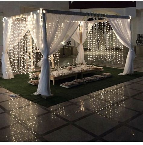 Terrace Wedding Decor, Terrace Decoration Ideas, Decoration Ideas For Birthday, Terrace Decoration, Backyard Dinner Party, Sitting Arrangement, Decoration For Party, نباتات منزلية, Lights Wedding Decor