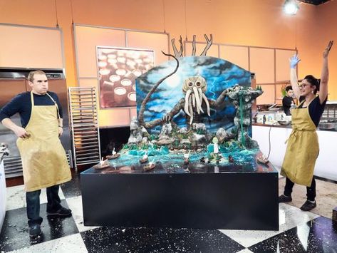 Check out the most-ghoulish creations that wowed the panel of judges. Halloween Wars Food Network, Halloween Wars, Cake Sculptures, Suspense Movies, Bread French Toast, Chocolate Whipped Cream, Halloween Cake, Banana Nut Bread, Nut Bread