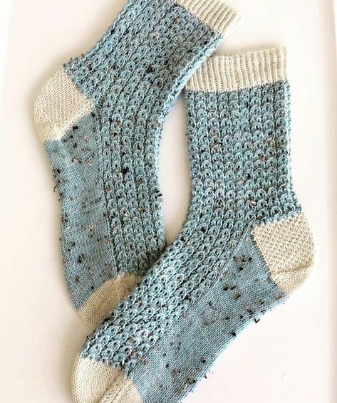 I adore these Shell Cottage Socks, they look gorgeous in tweedy yarn.⁣ ⁣ #repost @knitish3⁣ ⁣ Tweedish Shell Cottage Socks⁣… Shell Cottage, Cottage Socks, Knitted Mittens Pattern, Debbie Macomber, Sock Knitting, Hand Knit Socks, Knitted Booties, Baby Knitting Patterns Free, Sock Knitting Patterns