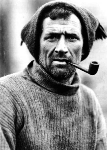 Artic Explorer, Shackleton Expedition, Polar Exploration, Robert Falcon Scott, Bd Ideas, Roald Amundsen, Arctic Explorers, Heroic Age, Clothing Reference