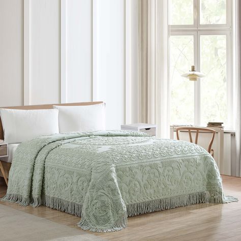 Wrap yourself in plush comfort with this chenille bedspread, which features a textured style to let the fibers engulf you in soft luxury. Country Quilt, Twin Bedspreads, Queen Bedspread, Country Quilts, Chenille Bedspread, Farmhouse Country, Bedding Stores, Medallion Design, Scroll Design