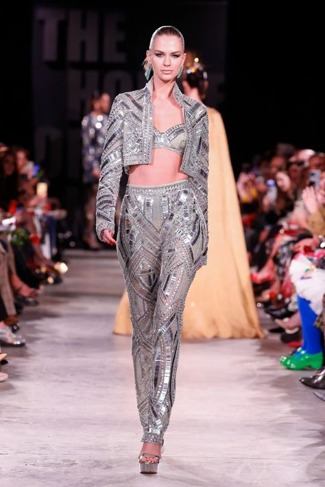 Naeem Khan RTW Fall 2023 [PHOTOS] – WWD Pattern Dresses, Ready To Wear Fashion, 2023 Ready To Wear, Naeem Khan, New York Fall, Business Wear, Long Sleeve Jacket, Fashion Week Runway, Trend Style