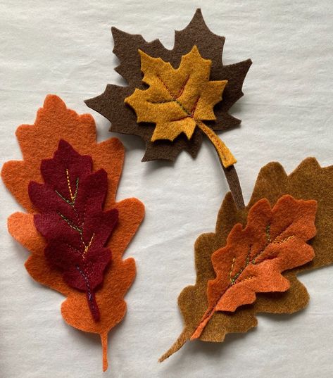 Felt Leaves DIY for Table, Gift Wrap, and Garlands — Made on 23rd Felt Leaves Diy, Fall Felt Crafts, Felt Autumn, Leaves Diy, Bantal Sofa, Halloween Fest, Fall Sewing, Felt Leaves, Leaf Crafts