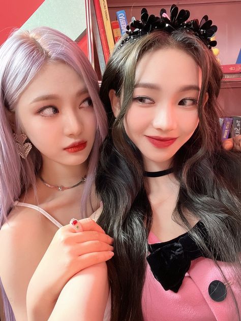 Karina bubble update 180722 Karina Selca, Aespa Karina, Army Girl, Anne Hathaway, Black Mamba, Kpop Girl Groups, Mini Album, Pop Group, Kpop Idol